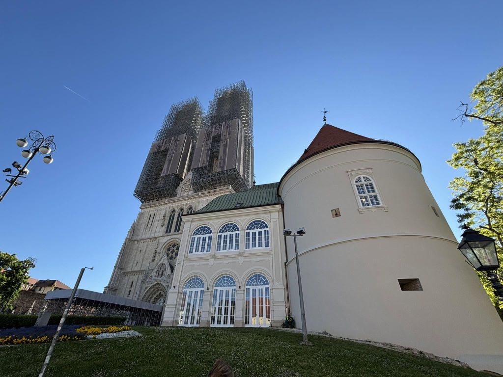 Katedrala Uznesenja Blažene Djevice Marije i svetih Stjepana i Ladislava